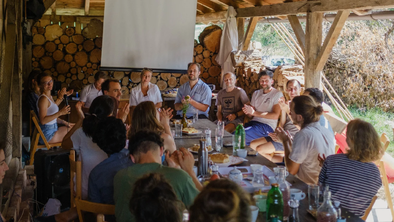 Summer School participants discuss aspects of agrobiodiversity with local stakeholders.